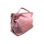 Bolso para dama HNA en color rosa, material piel vegana, estática en la parte superior del color del bolso para usar con la mano.