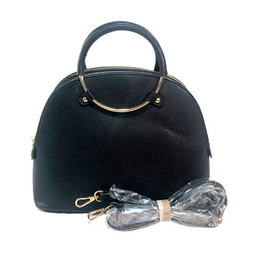 Bolsa de la marca Vieta, fabricada en piel vegana, cuenta con un diseño de color negro liso, cuenta con asa estática en la parte superior para ser usada de mano, cuenta con asa ajustable para poder usarse de manera manos libres, cuenta con detalles decorativos de material metálico en color dorado, cuenta con dos bolsas con cierre en la parte superior de material metálico en color dorado.